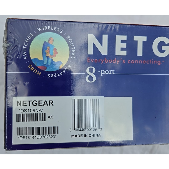 Netgear DS108 8-Port Dual Speed Hub 10/100 Mbps - Picture 4 of 7